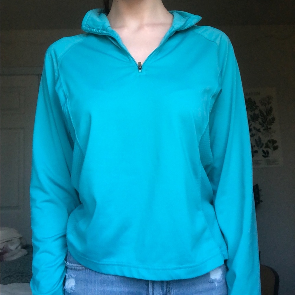 Sporty pullover